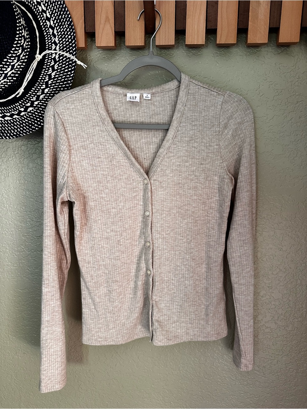 GAP Women's Ribbed Button-Front Cardigan - Cream